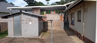 3 Bed House in Queensburgh Central-17
