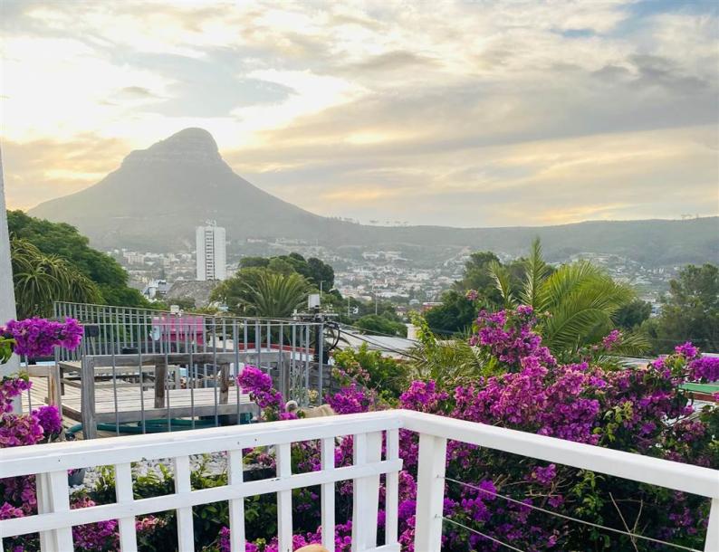 2 Bed House in Devils Peak Estate-0