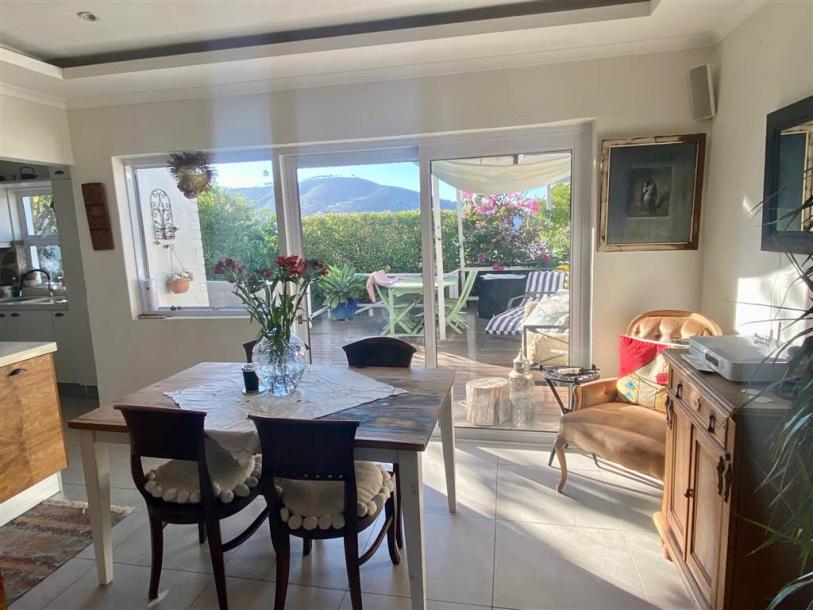 2 Bed House in Devils Peak Estate-1