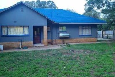 3 Bedroom House in Songloed-1