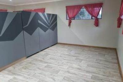 3 Bedroom House in Songloed-19