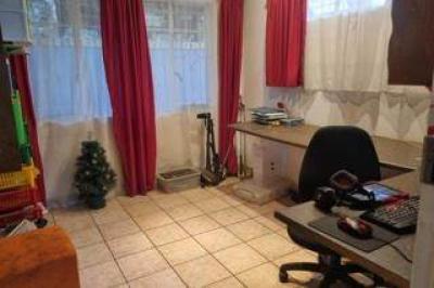 3 Bedroom House in Songloed-5