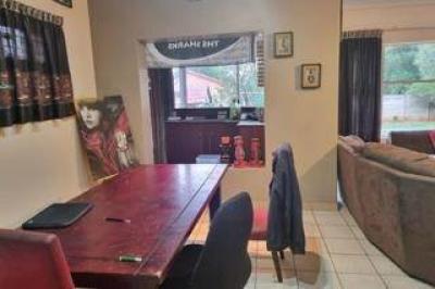 3 Bedroom House in Songloed-6