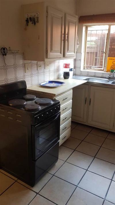 3 Bedroom Duplex in Lyttelton Manor-1