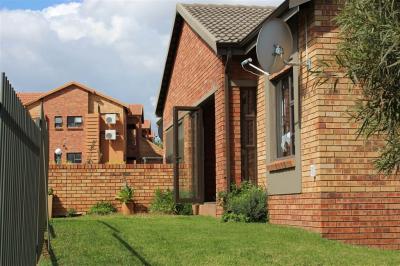 2 Bedroom Simplex in Bergbron-1