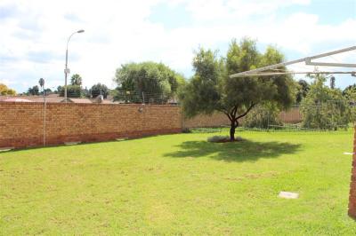 2 Bedroom Simplex in Bergbron-3