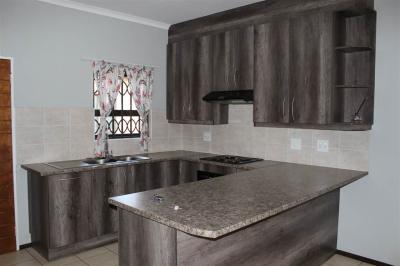 2 Bedroom Simplex in Bergbron-7