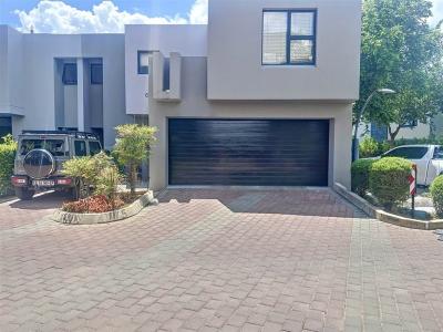 2 Bedroom Townhouse in Lombardy Estate