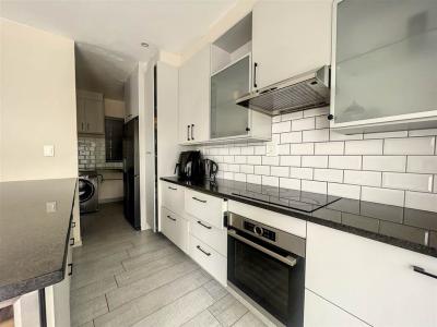 2 Bedroom Townhouse in Lombardy Estate-18