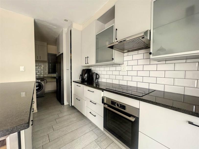 2 Bedroom Townhouse in Lombardy Estate-18