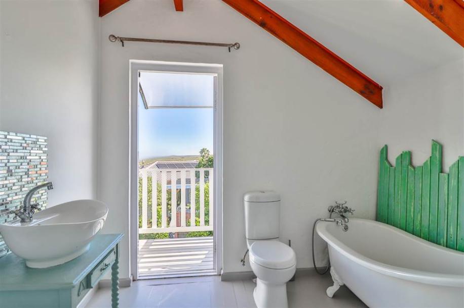 3 Bedroom House in Dana Bay-15