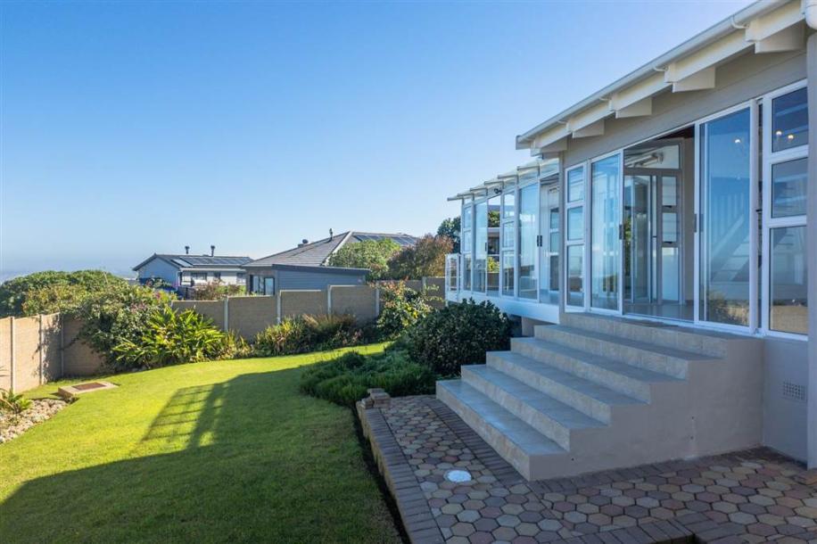 3 Bedroom House in Dana Bay-18