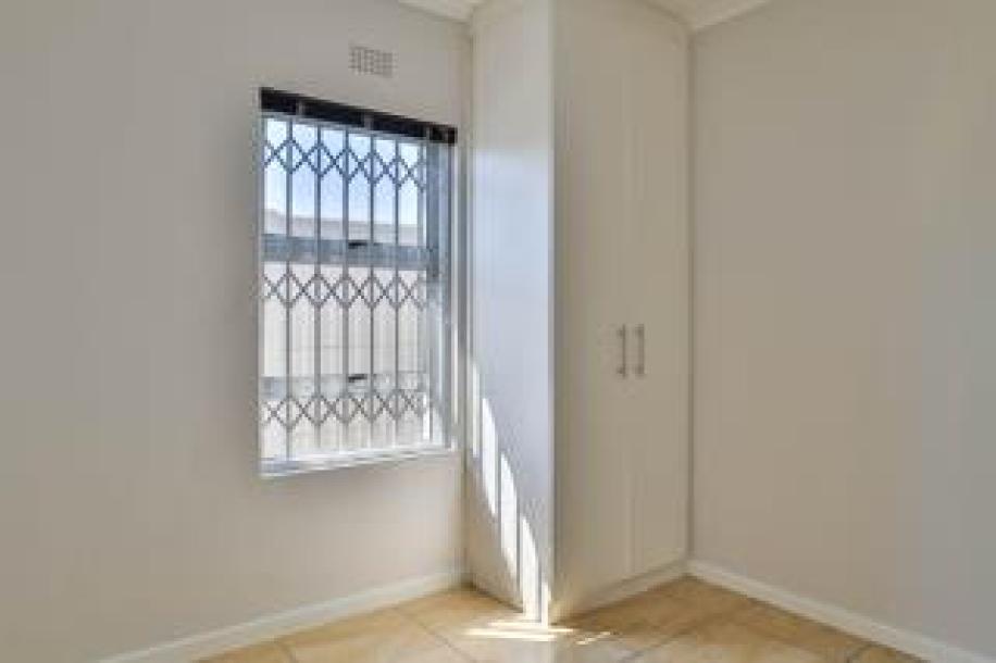 4 Bedroom House for Sale in Kenwyn-14