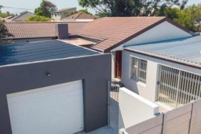 4 Bedroom House for Sale in Kenwyn-1