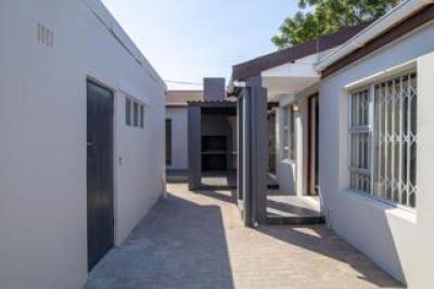 4 Bedroom House for Sale in Kenwyn-4