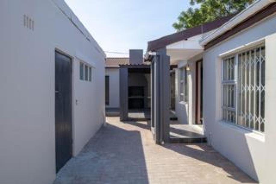4 Bedroom House for Sale in Kenwyn-4