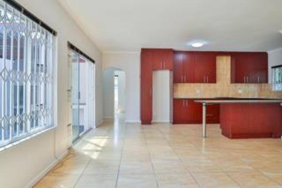4 Bedroom House for Sale in Kenwyn-12