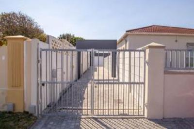 4 Bedroom House for Sale in Kenwyn-15