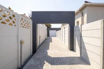 4 Bedroom House for Sale in Kenwyn-2