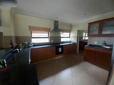 5 Bedroom House in Cathkin Park-10