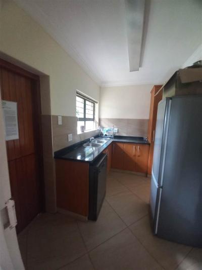 5 Bedroom House in Cathkin Park-12