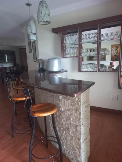 5 Bedroom House in Cathkin Park-13