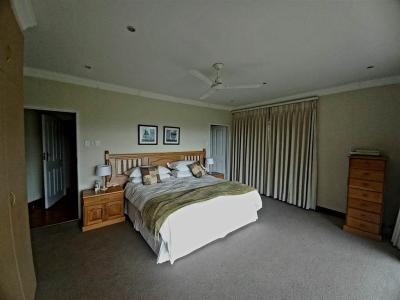 5 Bedroom House in Cathkin Park-14