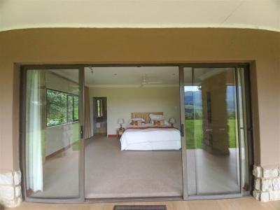 5 Bedroom House in Cathkin Park-16