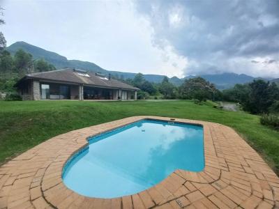 5 Bedroom House in Cathkin Park-2
