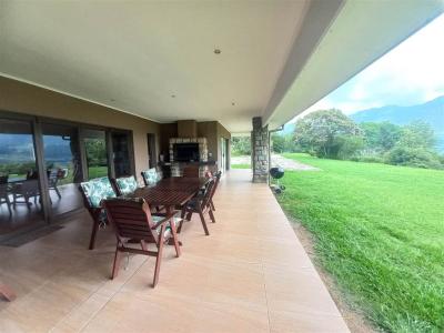 5 Bedroom House in Cathkin Park-3