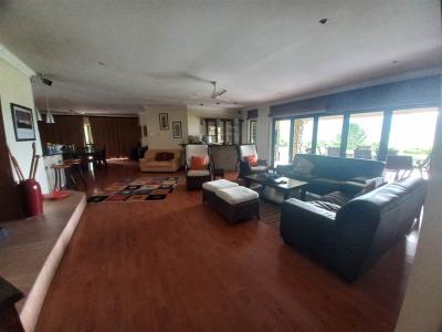 5 Bedroom House in Cathkin Park-8