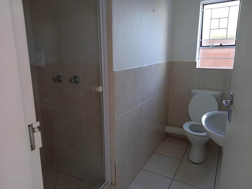 2 Bed Apartment in Blackheath-7