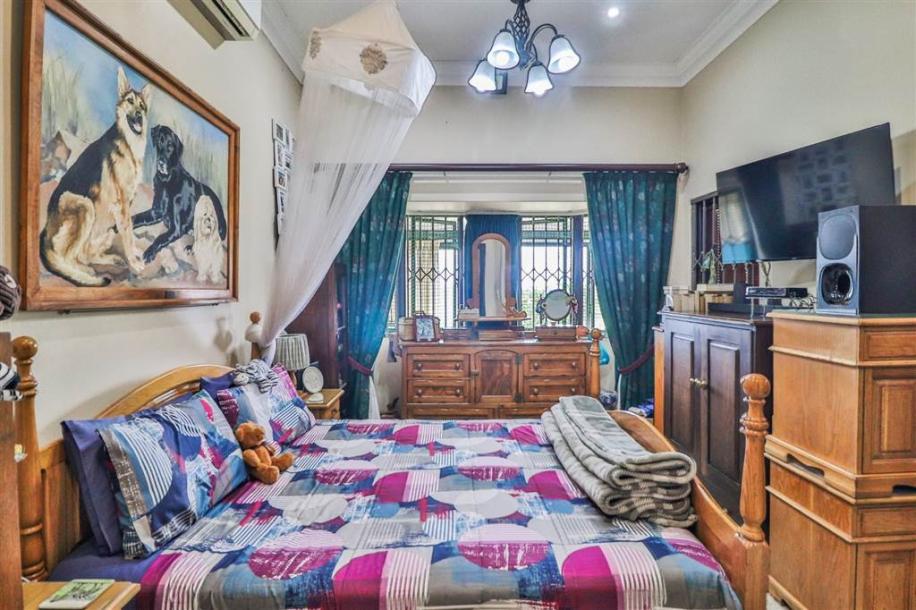 3 Bedroom Simplex in Camperdown-9