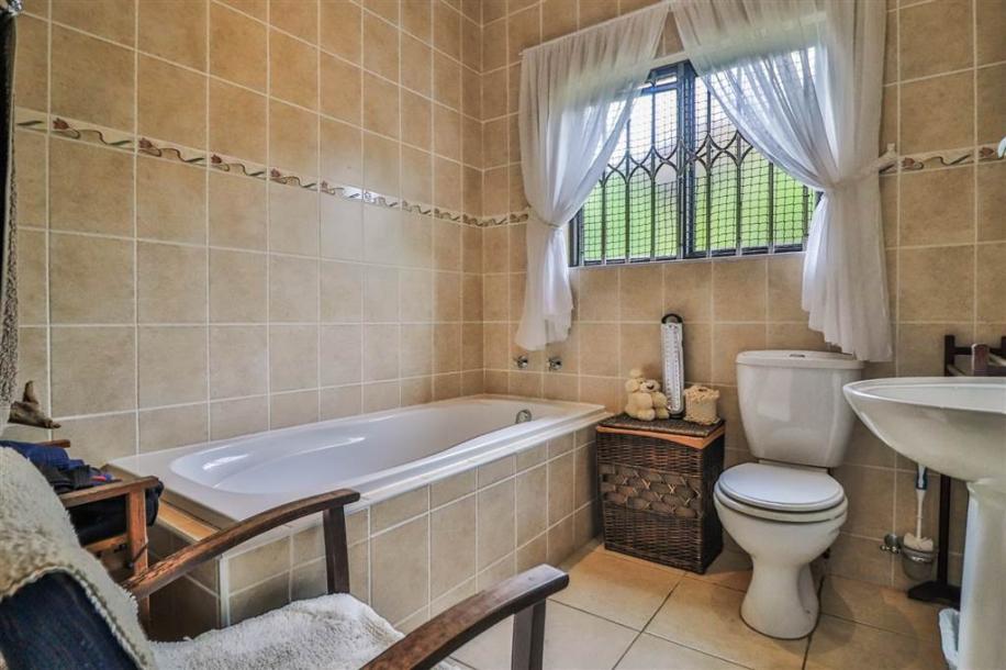 3 Bedroom Simplex in Camperdown-12