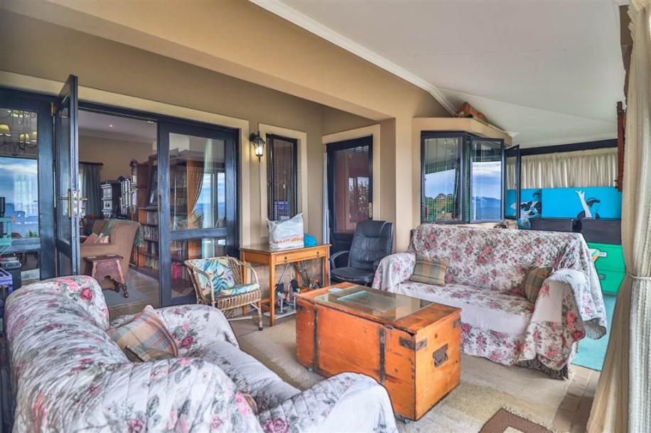 3 Bedroom Simplex in Camperdown-15
