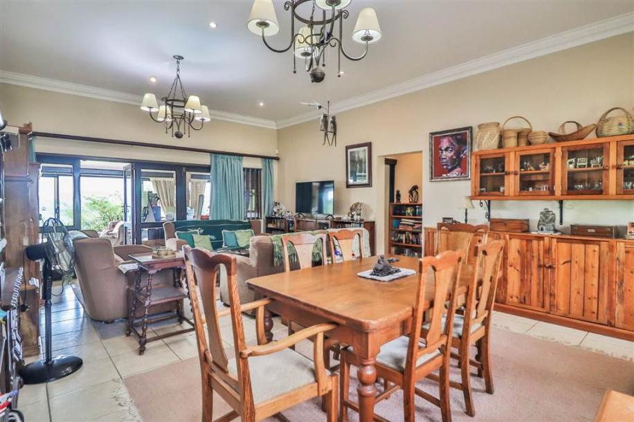 3 Bedroom Simplex in Camperdown-5