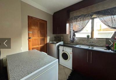 4 Bedroom House in Safari Gardens-11