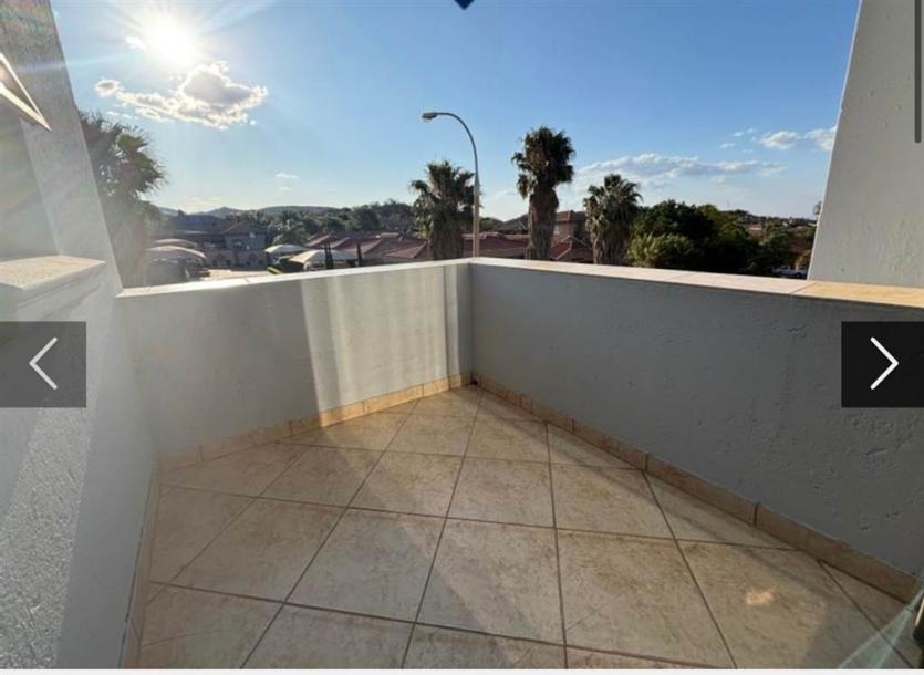 4 Bedroom House in Safari Gardens-15