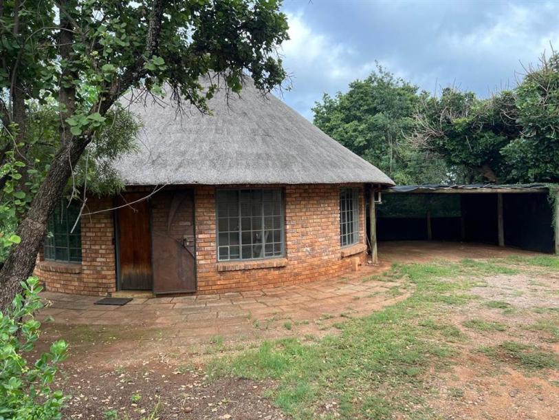 2 Bedroom Apartment in Kameeldrift East-5