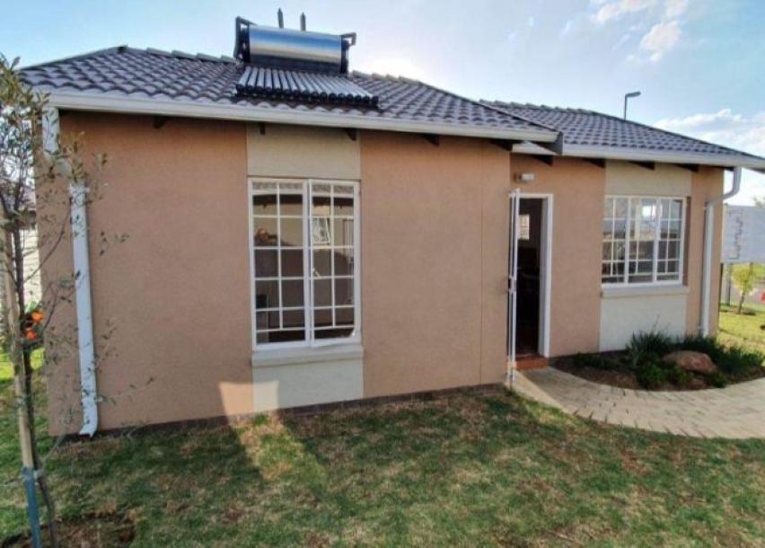 2 bedroom house in Bram fisherville-9