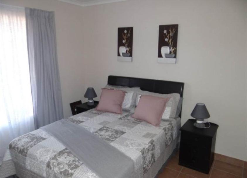 2 bedroom house in Bram fisherville-7