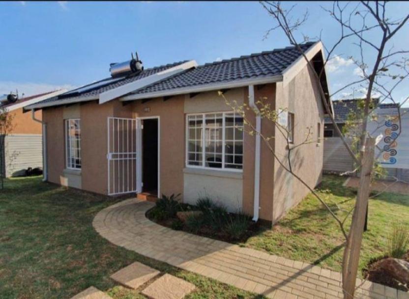 2 bedroom house in Bram fisherville-0