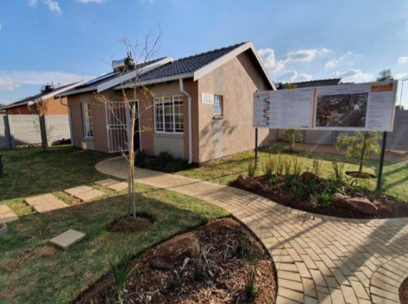 2 bedroom house in Bram fisherville-1