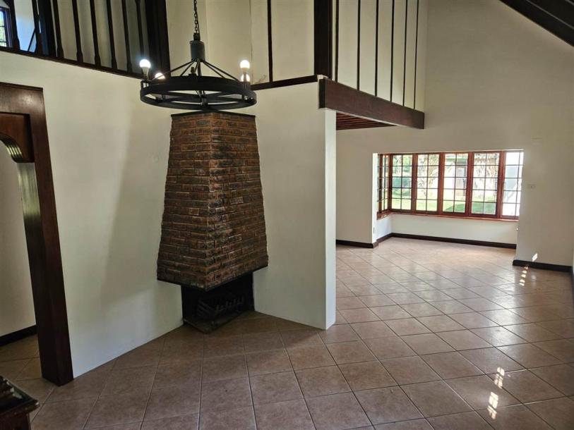 4 Bedroom House in Forest Hills-9