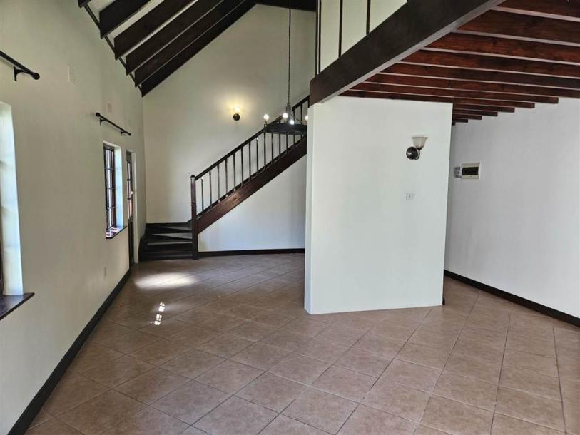 4 Bedroom House in Forest Hills-10