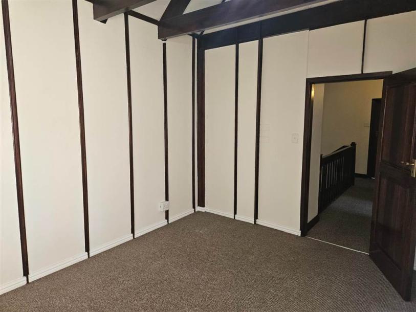 4 Bedroom House in Forest Hills-16