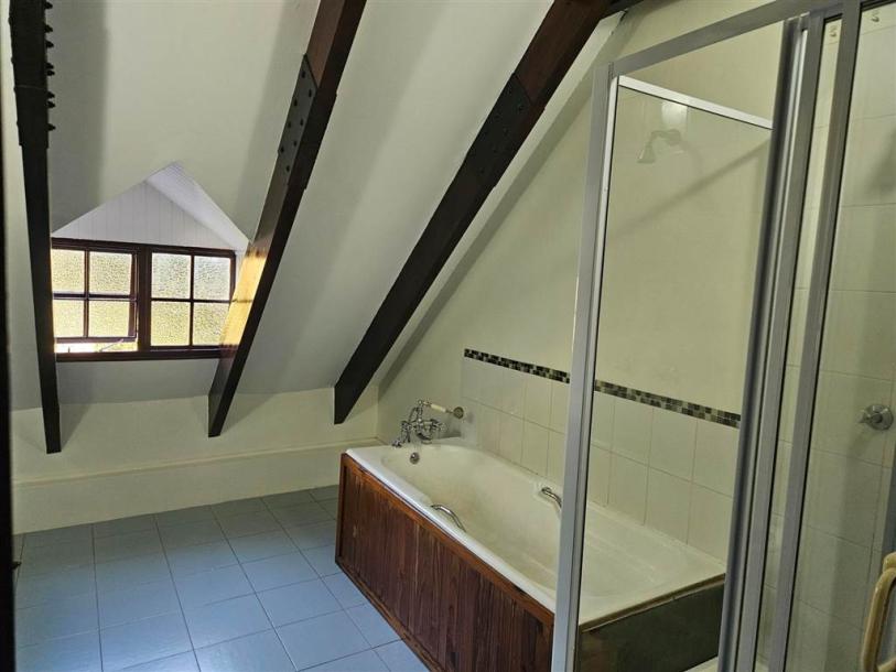 4 Bedroom House in Forest Hills-17