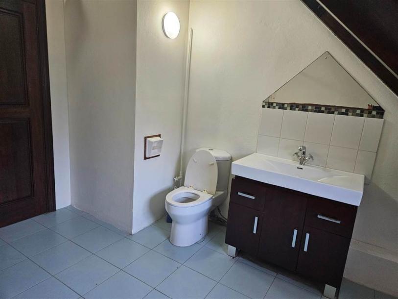 4 Bedroom House in Forest Hills-18