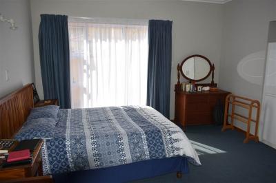 2 Bedroom Cluster in Centurion Golf Estate-13