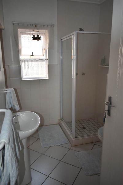 2 Bedroom Cluster in Centurion Golf Estate-17